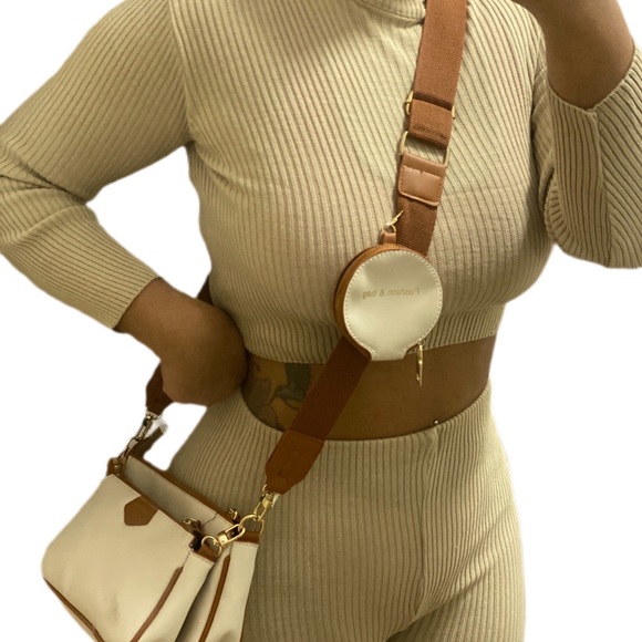 Set - Picture 2 of 3